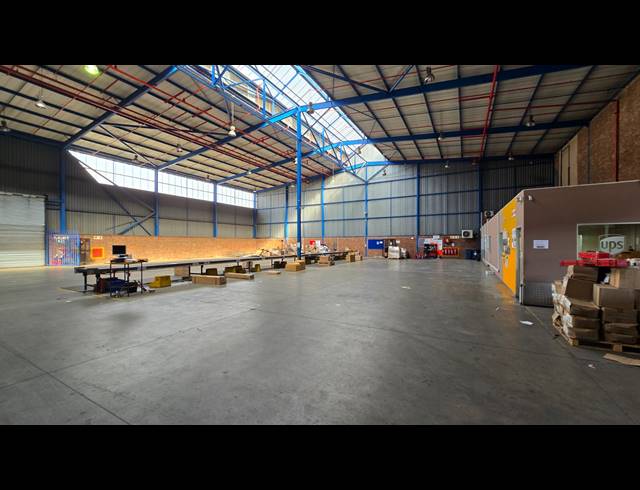 4,340M² WAREHOUSE TO LET IN SPARTAN
